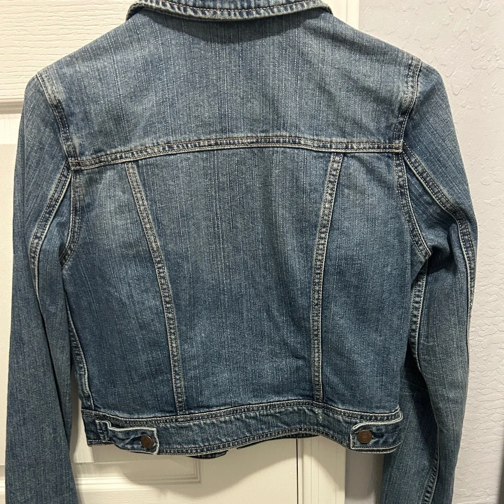 LIKE NEW! Women's American Eagle Short Jean Jacket - Small - Picture 5 of 9